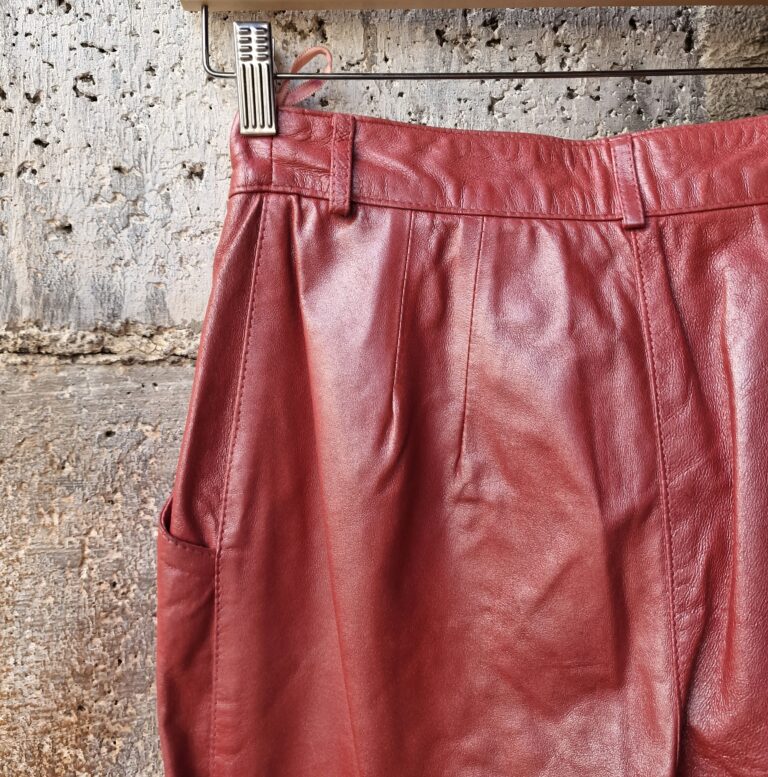 Pantalone in pelle rosa metallic - immagine 3