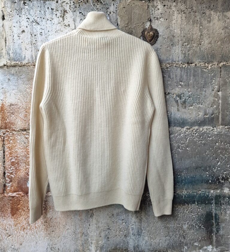 Maglione dolcevita panna by Parramatta in 100% lambswool - immagine 2