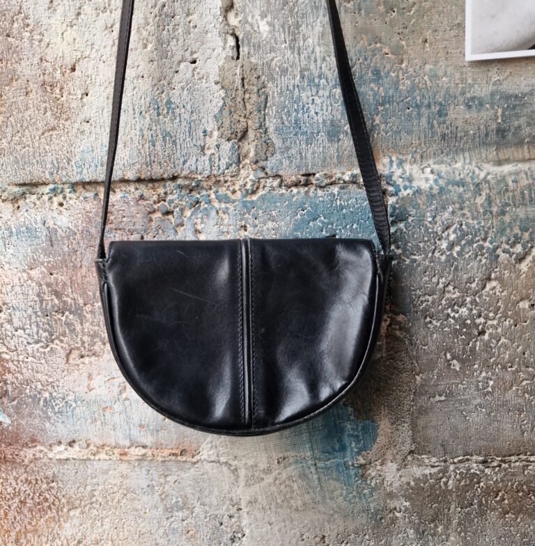 Borsa vintage mezza luna Black leather - immagine 2