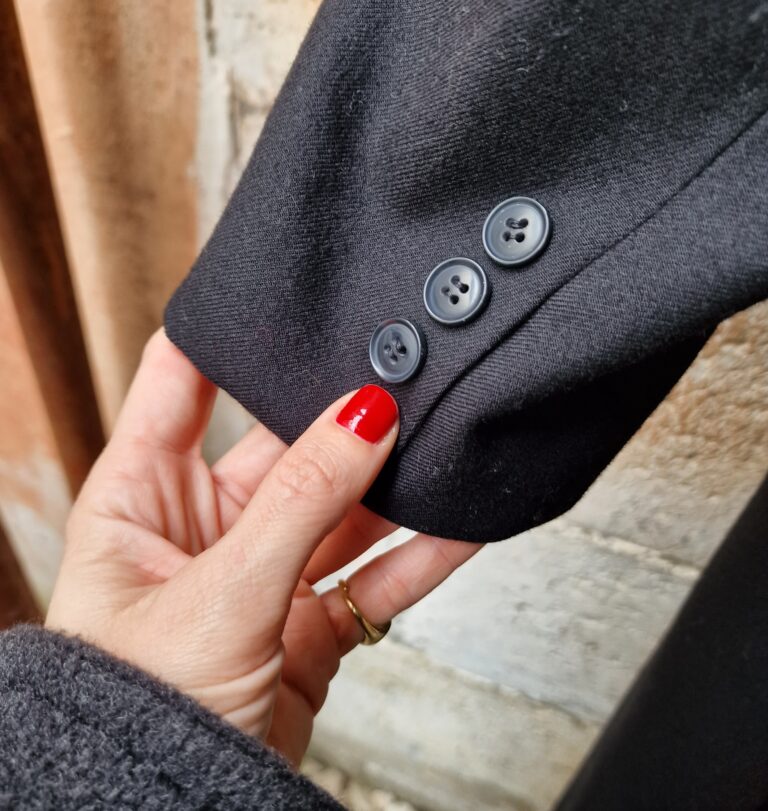 Cappotto vintage nero doppiopetto - immagine 9