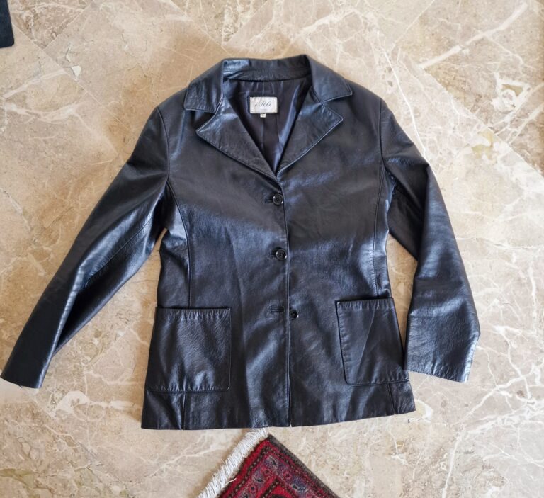 Black leather vintage jacket - immagine 5