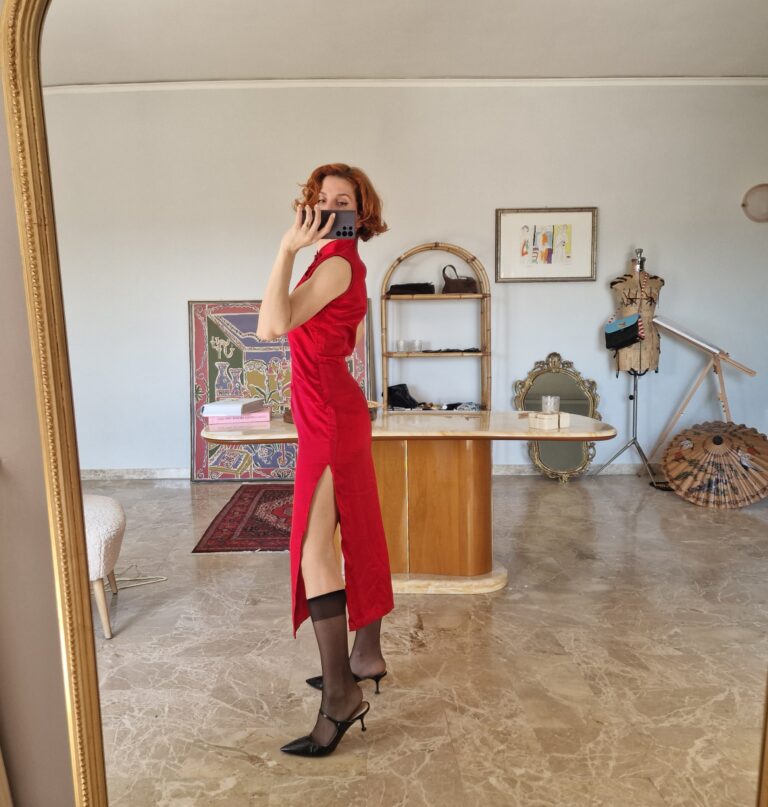 Abito qipao rosso amaranto in 100% Seta - immagine 7