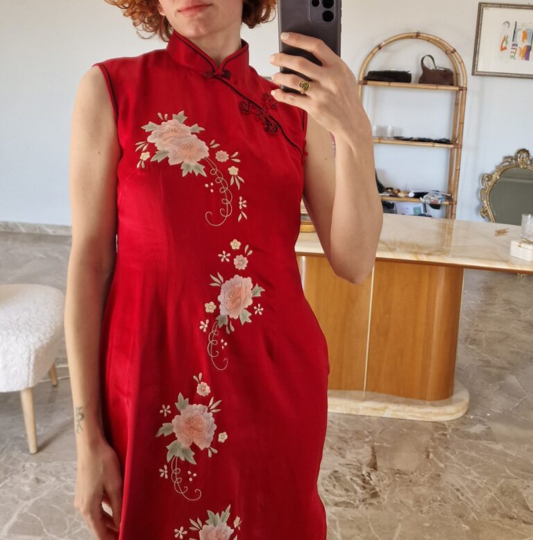 Abito qipao rosso amaranto in 100% Seta - immagine 10