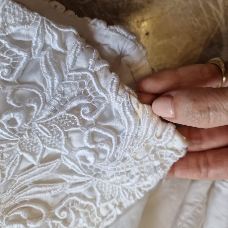 Corsetto sartoriale in pizzo macramè - immagine 8