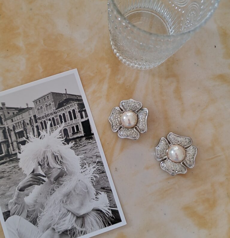 Valentino Flower earrings vintage ma nuovi