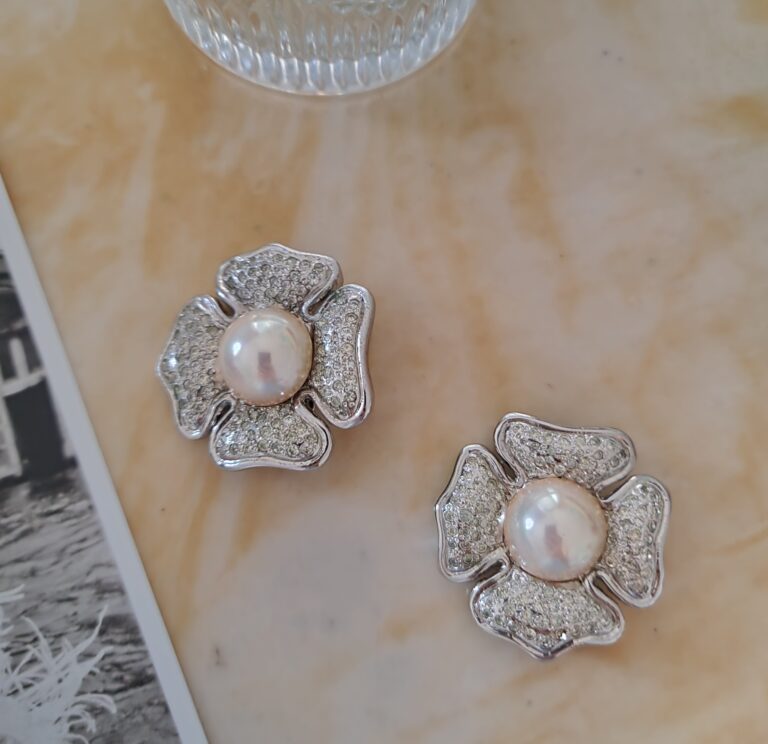 Valentino Flower earrings vintage ma nuovi - immagine 5