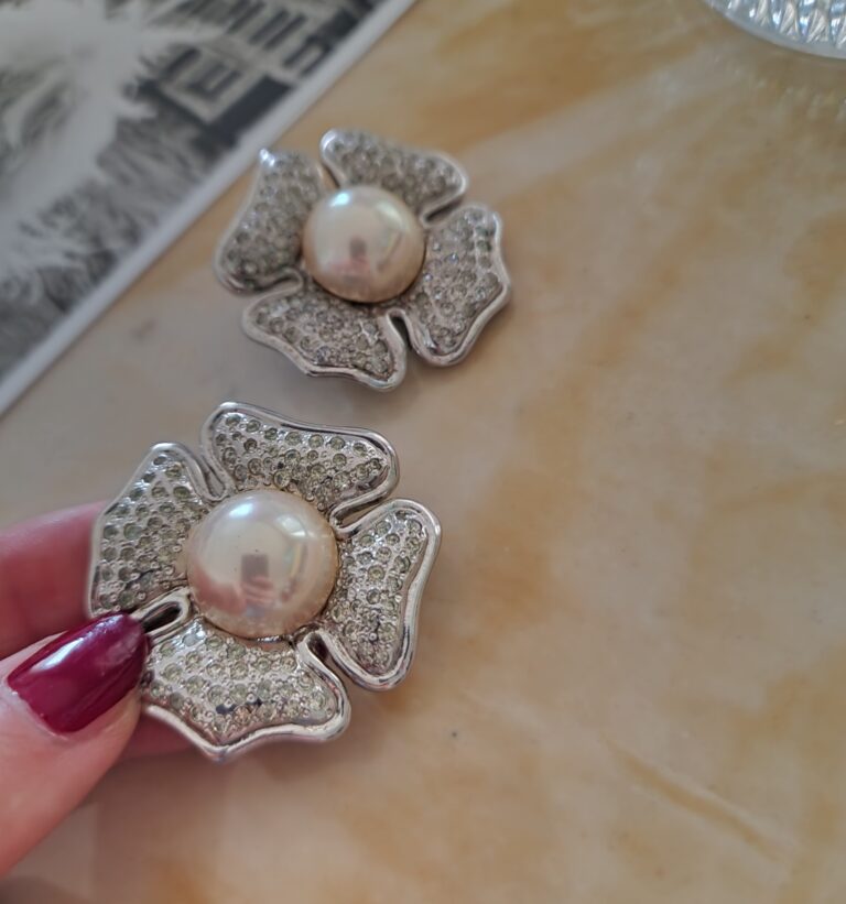 Valentino Flower earrings vintage ma nuovi - immagine 6